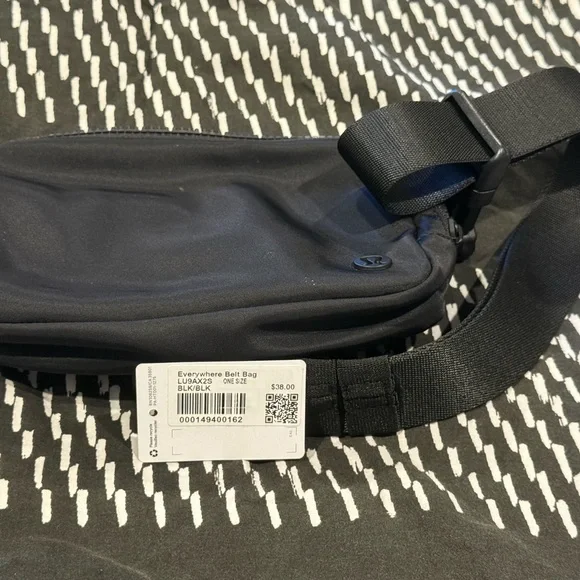 Lulu Lemon Everywhere Black Belt Bag - Picture 3 of 6